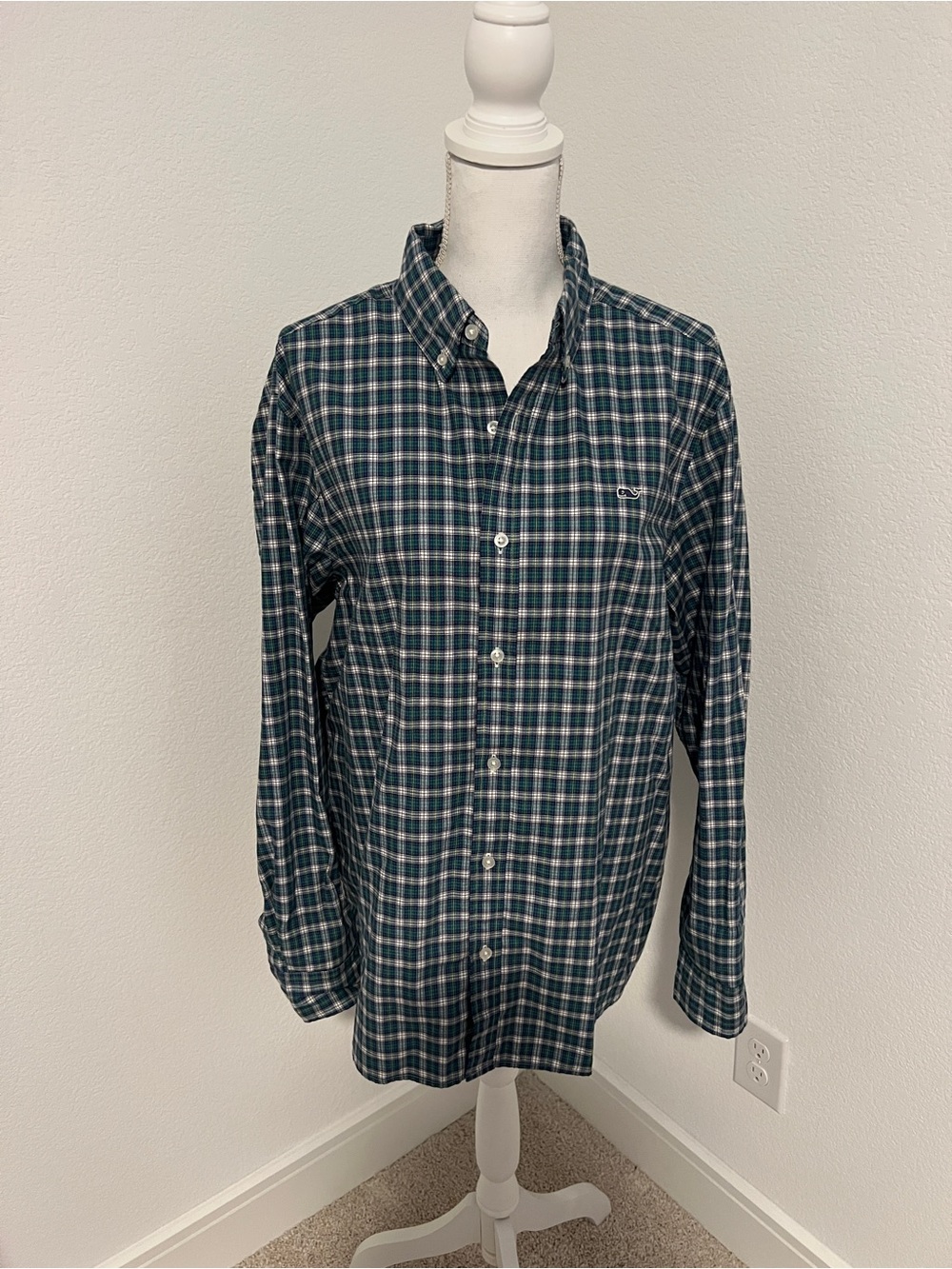 EUC Men's Vineyard Vines Green Plaid Button-Down Shirt - Large